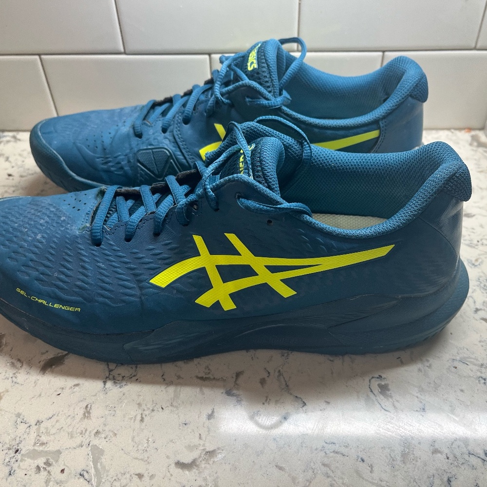 Asics Gel Challenger 14 Tennis and Pickleball shoes. Size men's 11